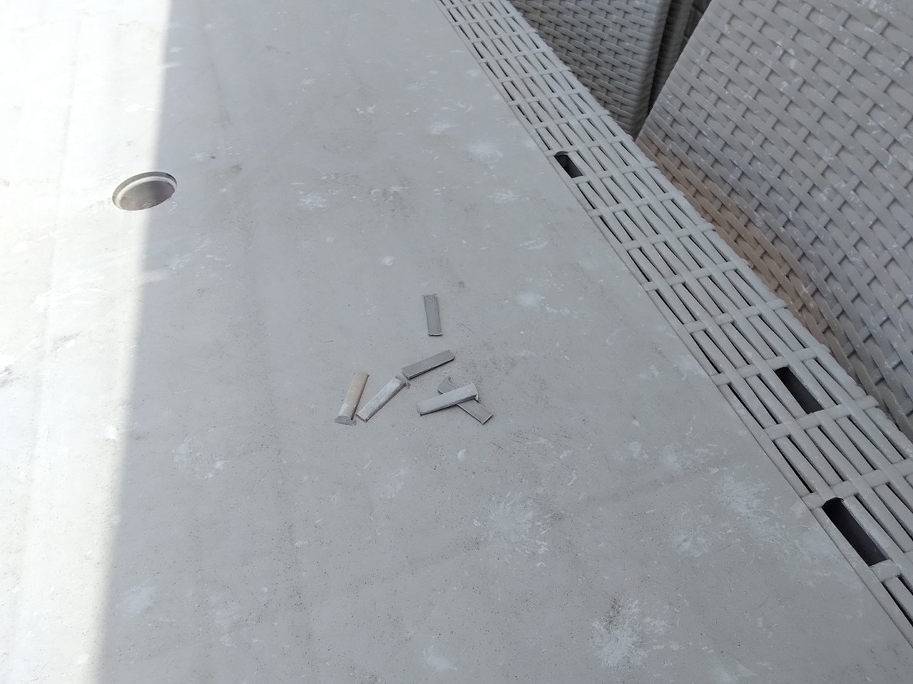 雹被害　テーブル割れ